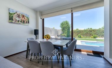 Casa moderna en excelente estado en condominio consolidado de Piedra Roja