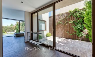 Casa moderna en excelente estado en condominio consolidado de Piedra Roja