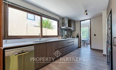 Casa moderna en excelente estado en condominio consolidado de Piedra Roja