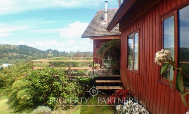 Linda casa con vista al lago cerca de Futrono