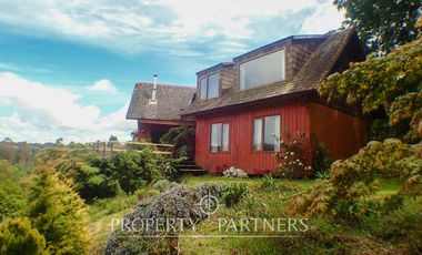 Linda casa con vista al lago cerca de Futrono