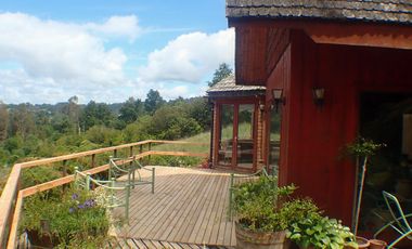 Linda casa con vista al lago cerca de Futrono