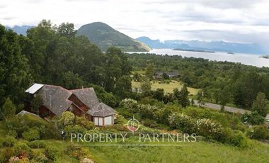 Linda casa con vista al lago cerca de Futrono