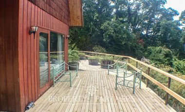 Linda casa con vista al lago cerca de Futrono