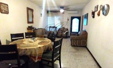 Casas Venta San Nicolás de los Garza  69-CV-2825