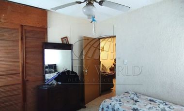Casas Venta San Nicolás de los Garza  69-CV-2825