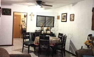 Casas Venta San Nicolás de los Garza  69-CV-2825