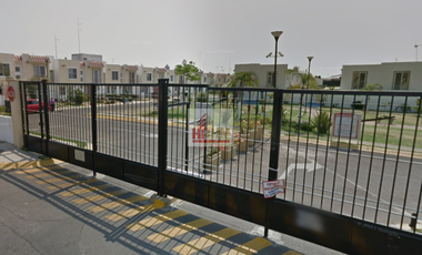 *Jalisco, Zapopan, Los Molinos, Casa para Remodelar en Venta.*