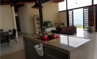 Casa Campestre en La Mesa de Un Solo Piso