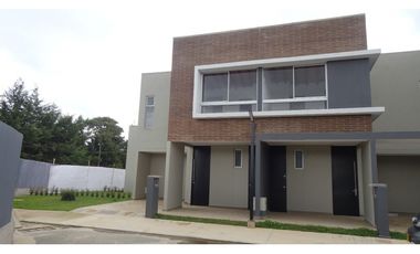 Venta de Casa Unifamiliar en La Ceja