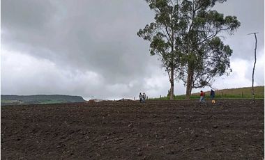 FINCA DE 15,70 FANG.  CALERA CUNDINAMARCA
