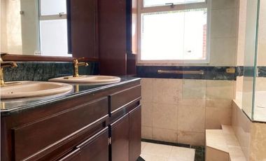 Casa en Arriendo y Venta Alto de Poblado