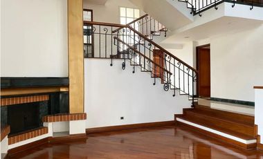 Casa en Arriendo y Venta Alto de Poblado