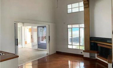 Casa en Arriendo y Venta Alto de Poblado