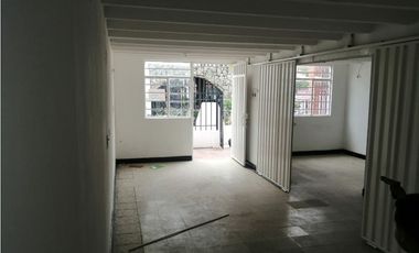 SE VENDE CASA BARRIO LAGOS 3 FLORIDABLANCA