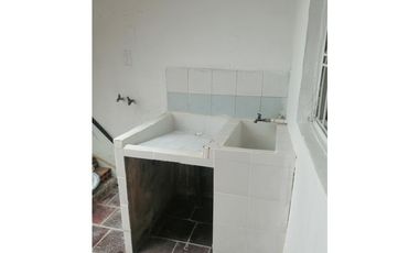 SE VENDE CASA BARRIO LAGOS 3 FLORIDABLANCA