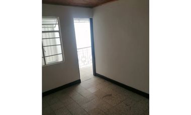 SE VENDE CASA BARRIO LAGOS 3 FLORIDABLANCA