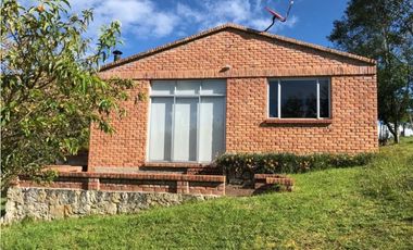 Hermosa casita campestre