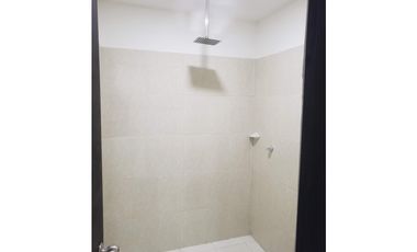 VENTA DE CASA EN LA MARGEN IZQUIERDA DE MONTERA