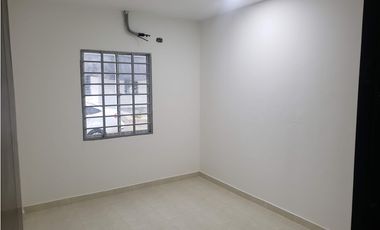 VENTA DE CASA EN LA MARGEN IZQUIERDA DE MONTERA