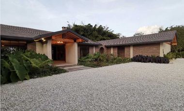 Casa campestre para estrenar en  renta en la ceja (LDC)