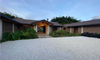 Casa campestre para estrenar en  renta en la ceja (LDC)