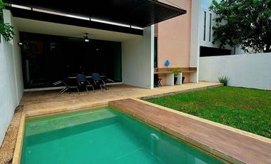Casa en venta al norte de Mérida en privada residencial zona de Cholul