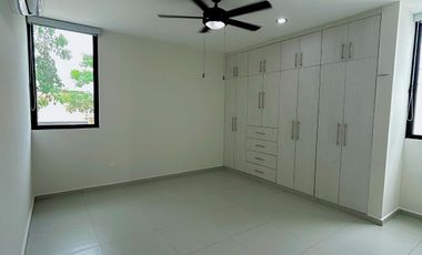 Casa en venta al norte de Mérida en privada residencial zona de Cholul