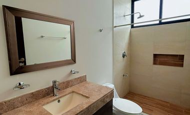 Casa en venta al norte de Mérida en privada residencial zona de Cholul