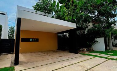 Casa en venta al norte de Mérida en privada residencial zona de Cholul