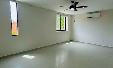 Casa en venta al norte de Mérida en privada residencial zona de Cholul