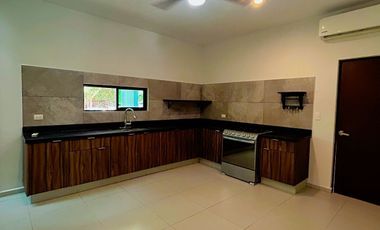 Casa en venta al norte de Mérida en privada residencial zona de Cholul