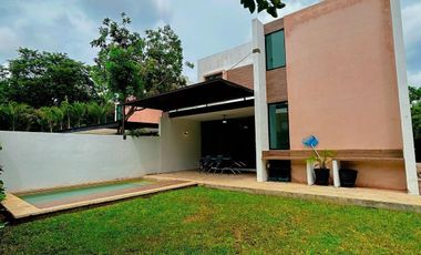 Casa en venta al norte de Mérida en privada residencial zona de Cholul