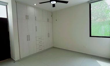 Casa en venta al norte de Mérida en privada residencial zona de Cholul