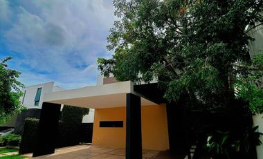 Casa en venta al norte de Mérida en privada residencial zona de Cholul