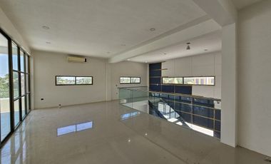 PRECIOSA RESIDENCIA A 300 METROS DEL MAR, EN CHICXULUB PUERTO, PROGRESO.