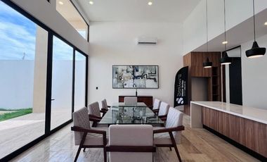 CASA DE UNA PLANTA EN PRIVADA RESIDENCIAL EN XCANATUN AL NORTE DE MERIDA