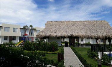 Venta De Espectacular Casa esquinera en Girardot