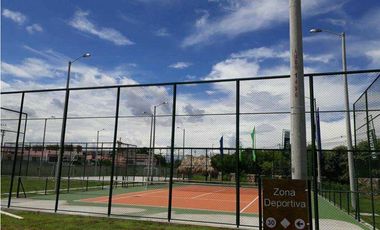 Venta De Espectacular Casa esquinera en Girardot