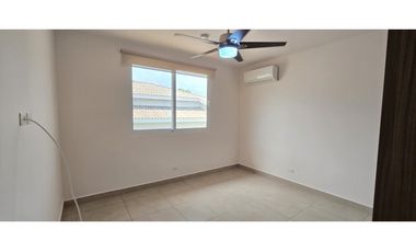 Alquiler de Casa Unifamiliar en Bosques del Pacífico, Panamá Pacifico