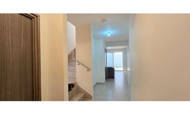 Alquiler de Casa Unifamiliar con Linea Blanca, Bosques del Pacífico