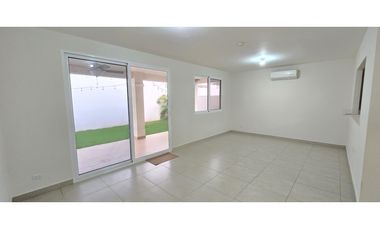 Alquiler de Casa Unifamiliar en Bosques del Pacífico, Panamá Pacifico