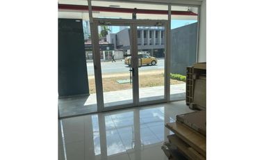 ALQUILO LOCAL COMERCIAL EN VIA ESPAÑA