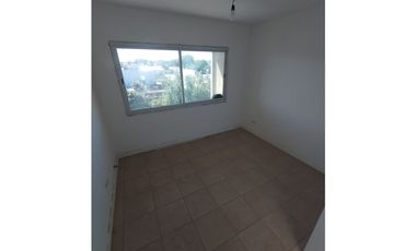 DÚPLEX 2 Y 3 AMBIENTES — Zona Villa Primera