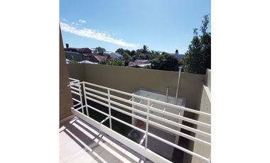 DÚPLEX 2 Y 3 AMBIENTES — Zona Villa Primera