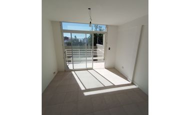 DÚPLEX 2 Y 3 AMBIENTES — Zona Villa Primera