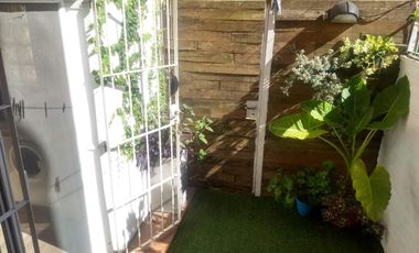 Casa - Quilmes Oeste 4 ambientes Tipo Dúplex con cochera Impecable ! Venta Directa!