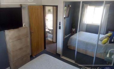 Casa - Quilmes Oeste 4 ambientes Tipo Dúplex con cochera Impecable ! Venta Directa!