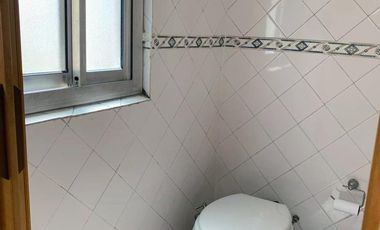 Duplex amplio. Luminoso.  5 dormitorios, 2 baños por escalera