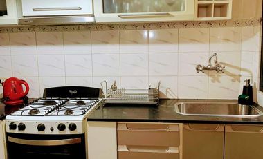 Duplex amplio. Luminoso.  5 dormitorios, 2 baños por escalera
